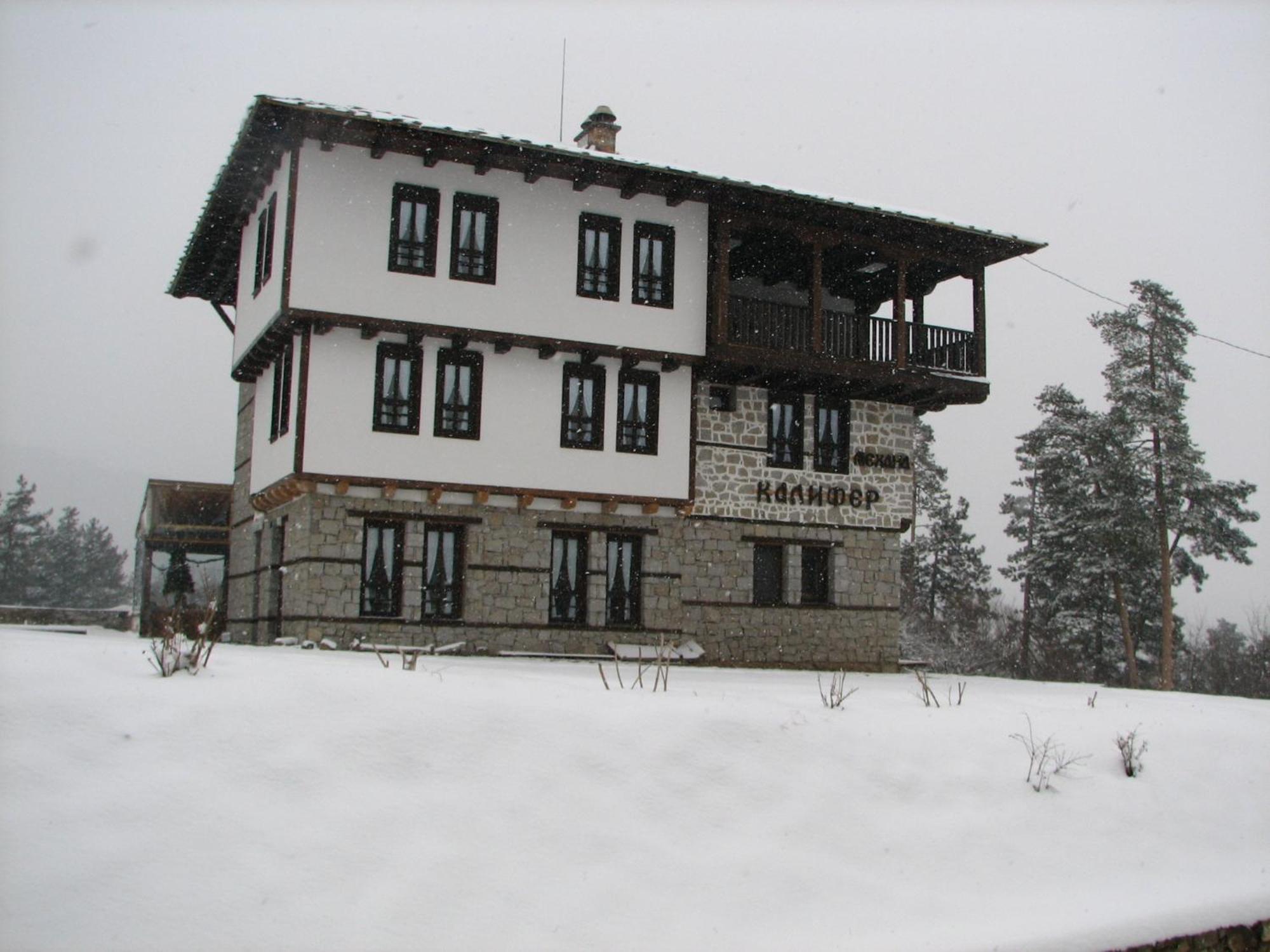 Family Hotel Kalifer Kalofer Esterno foto