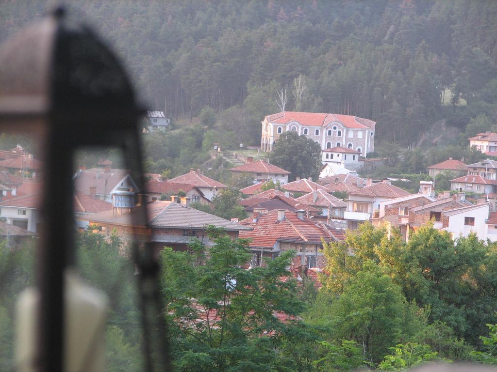 Family Hotel Kalifer Kalofer Esterno foto