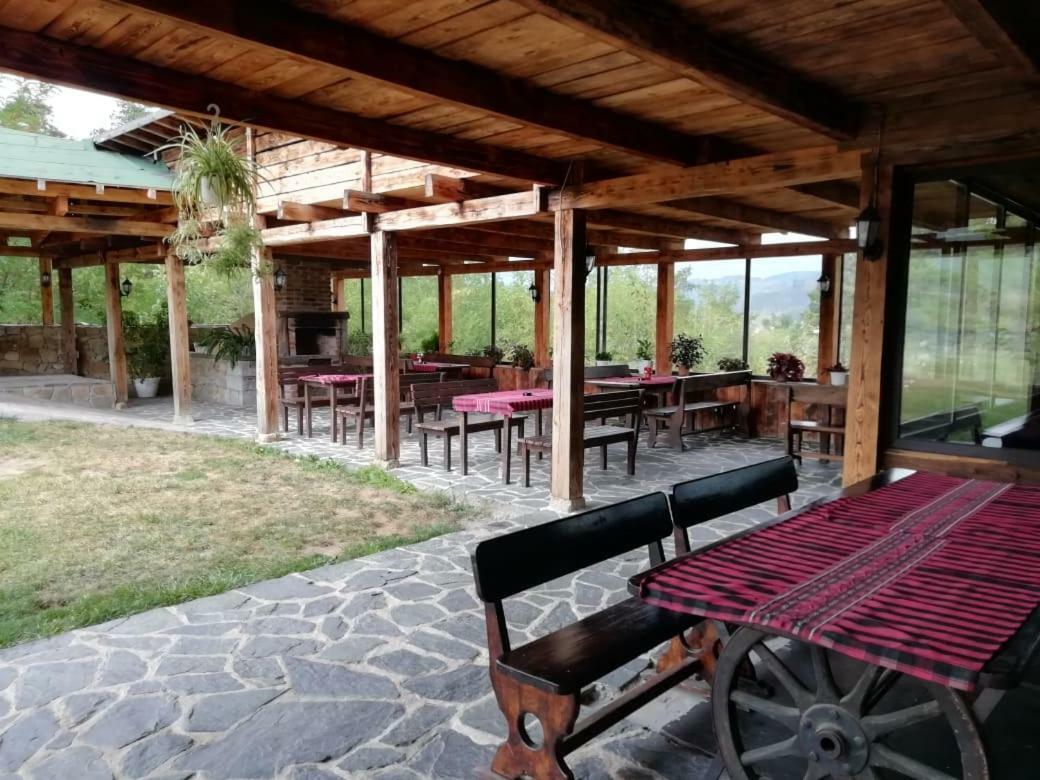Family Hotel Kalifer Kalofer Esterno foto
